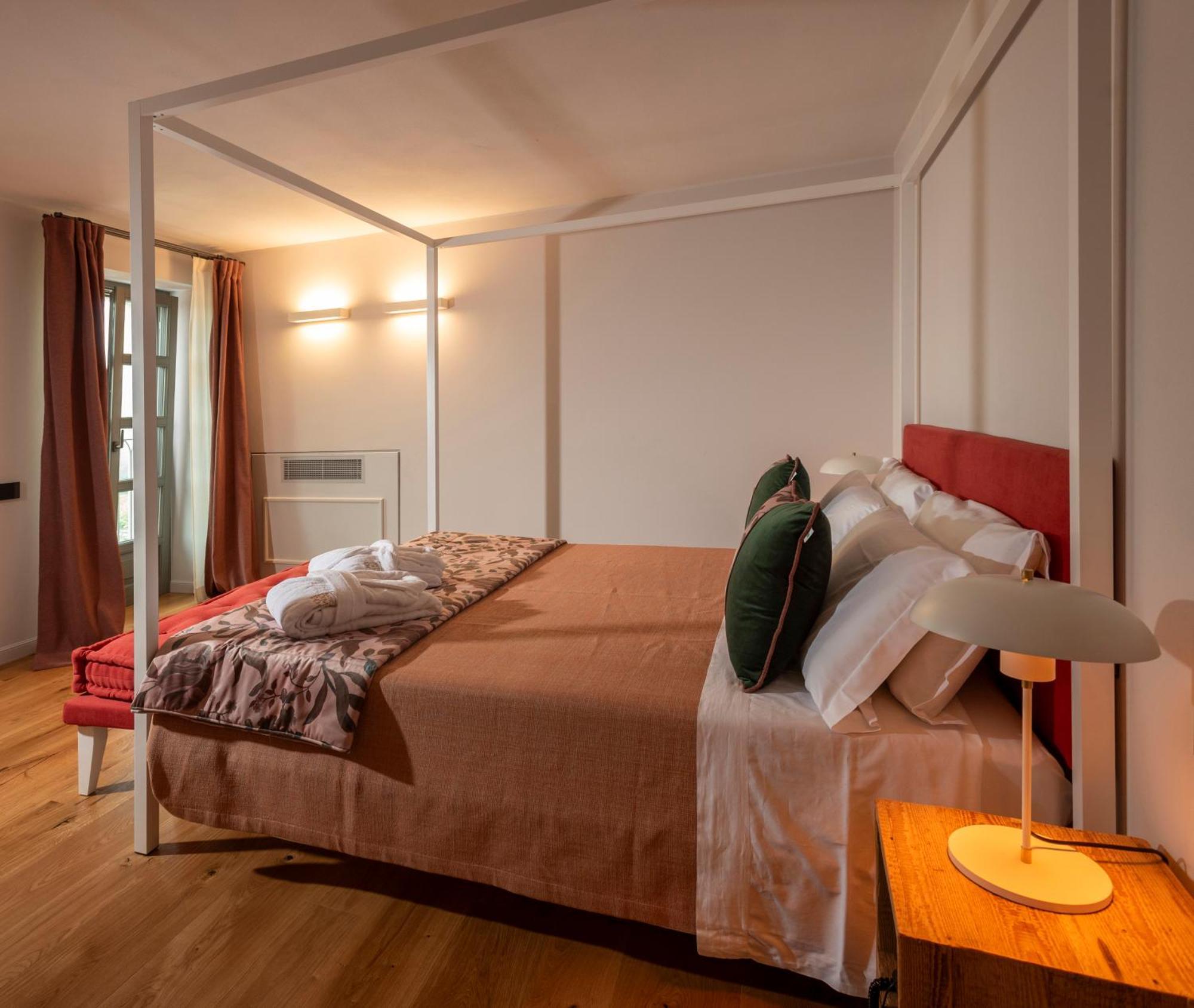 Antica Dimora Dosio Bed & Breakfast Ла Мора Екстериор снимка
