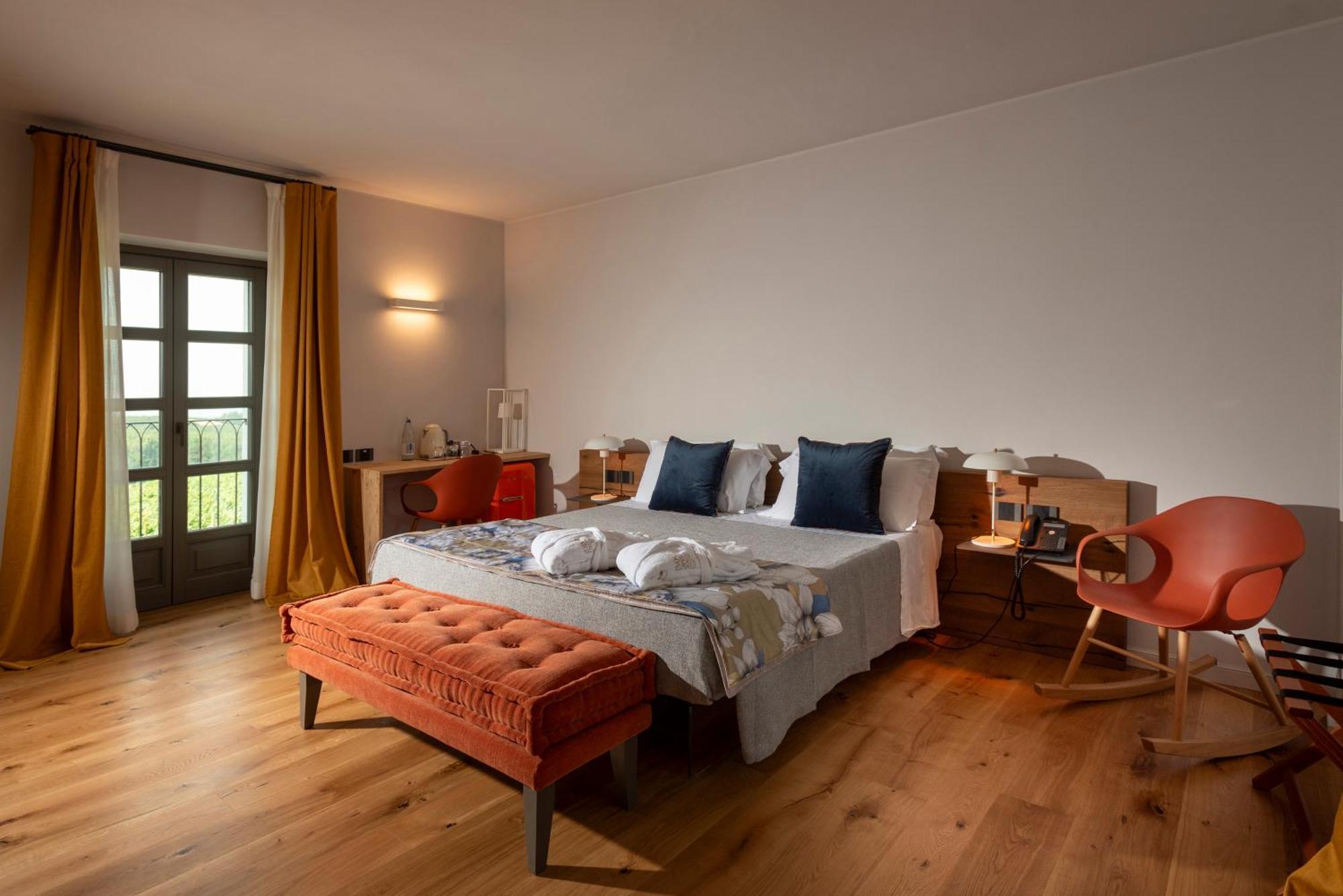 Antica Dimora Dosio Bed & Breakfast Ла Мора Екстериор снимка