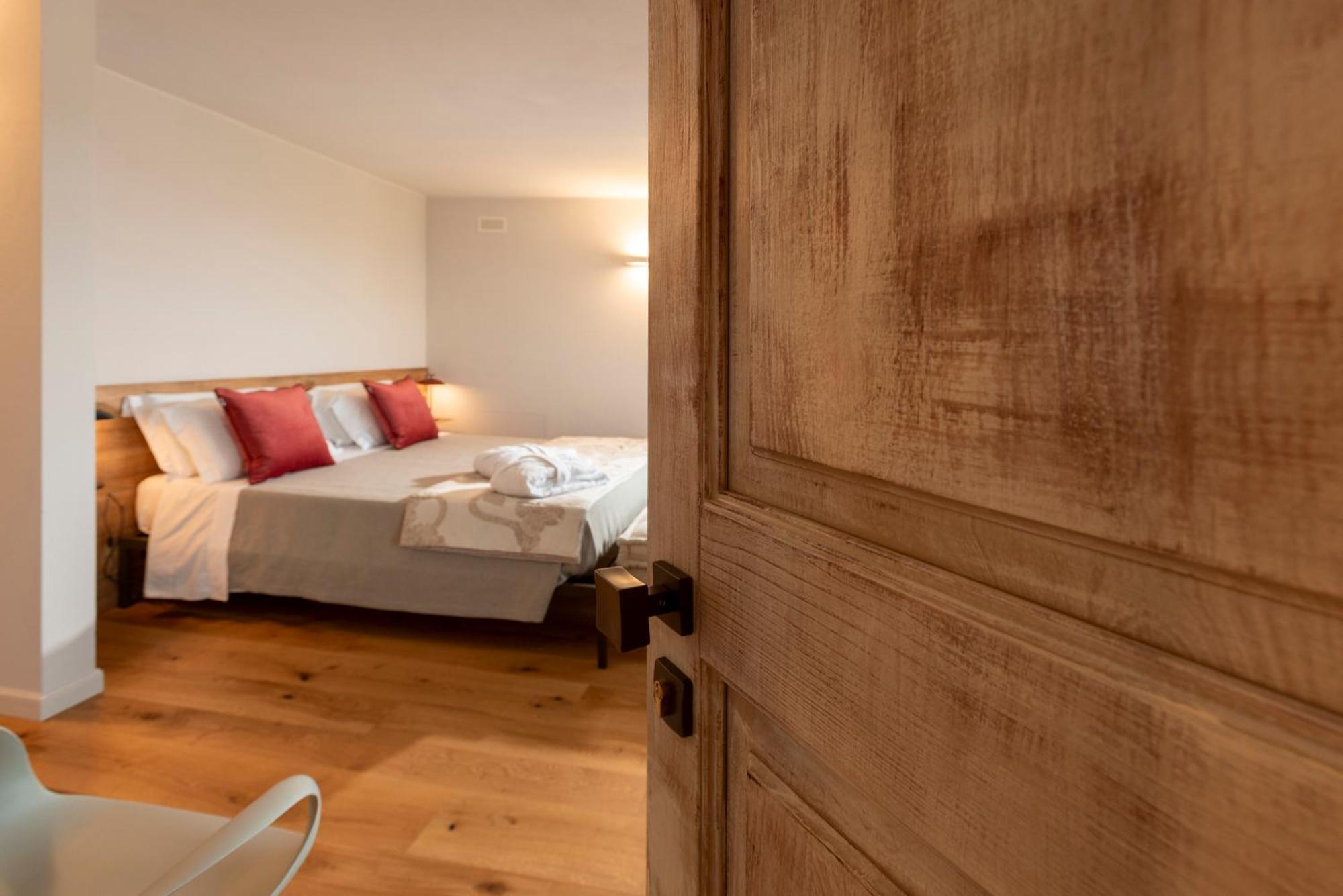 Antica Dimora Dosio Bed & Breakfast Ла Мора Екстериор снимка